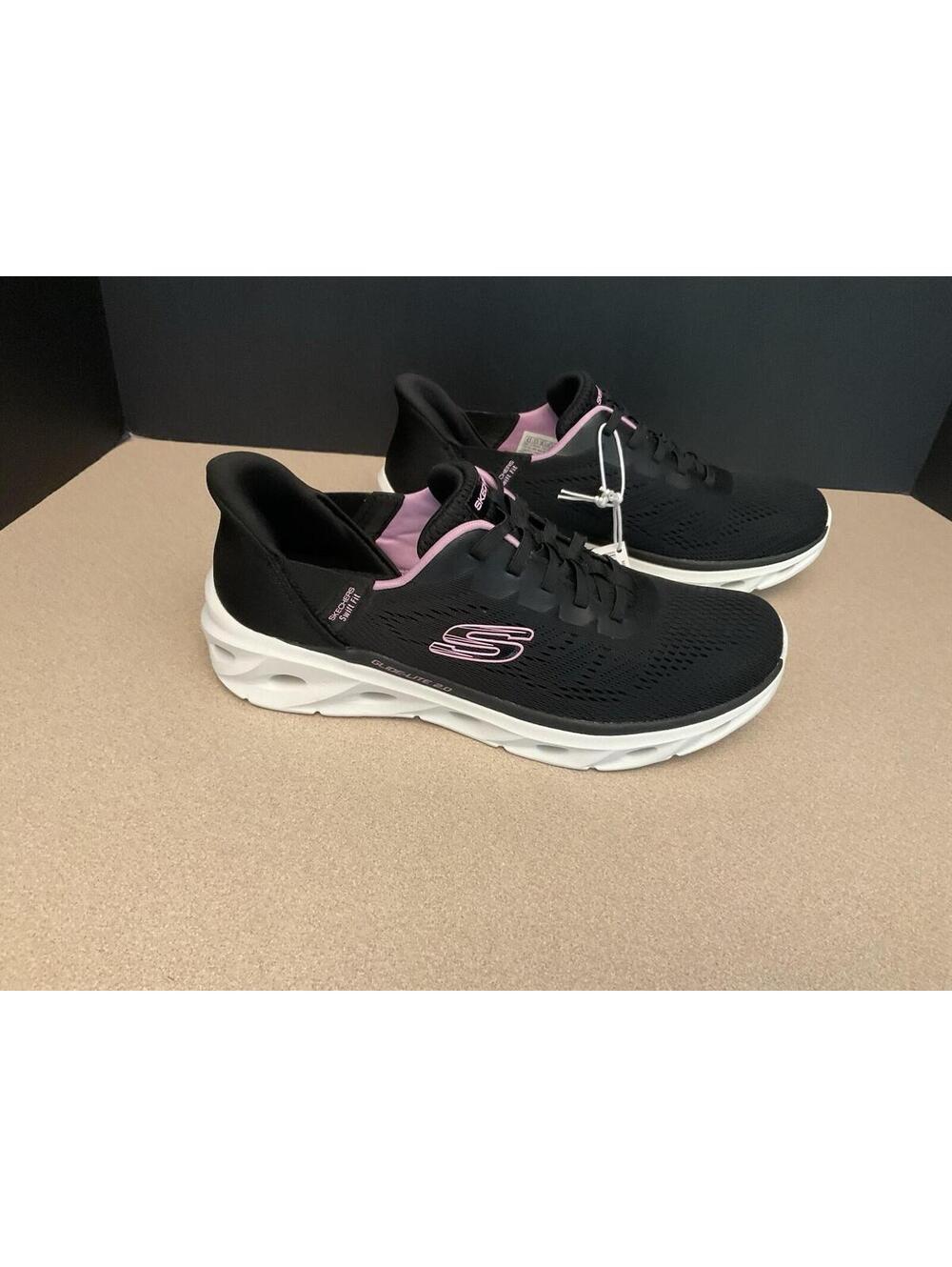 New! Womens Skechers Glide Step Hands Free Swift Fit Slip On Shoes. Size 8.5.